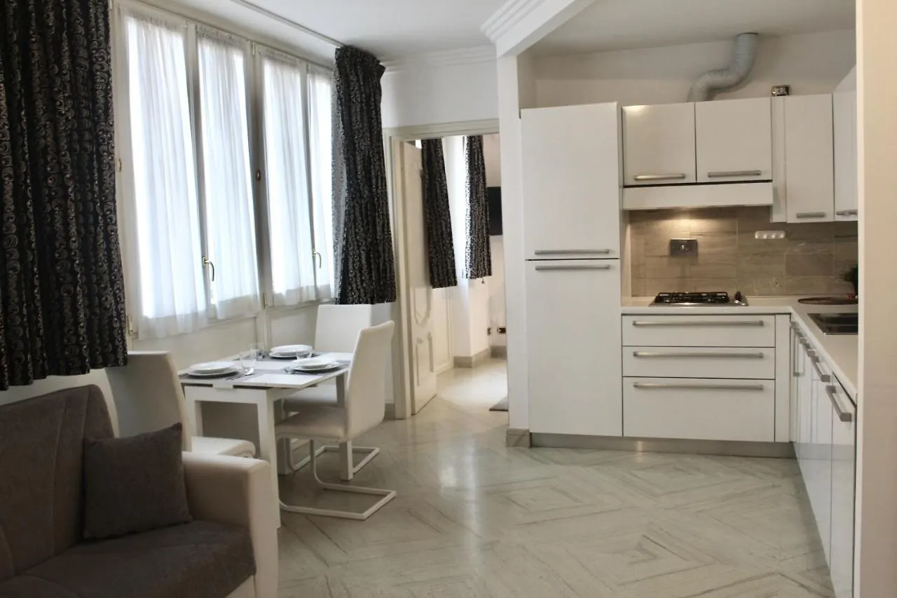 Apartment Trevi Fountain & Spanish Steps Rome