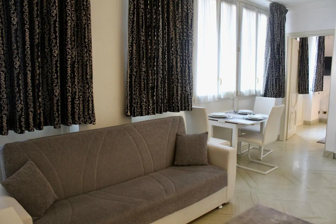 Apartment Trevi Fountain & Spanish Steps Rome